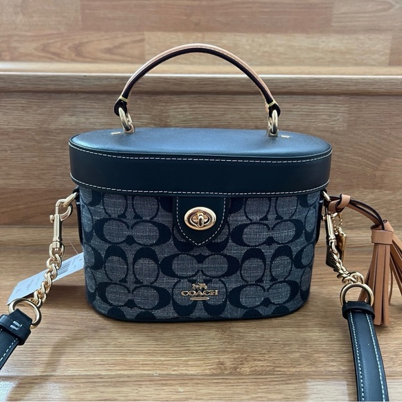 Consuela | Slim Crossbody Strap | 1